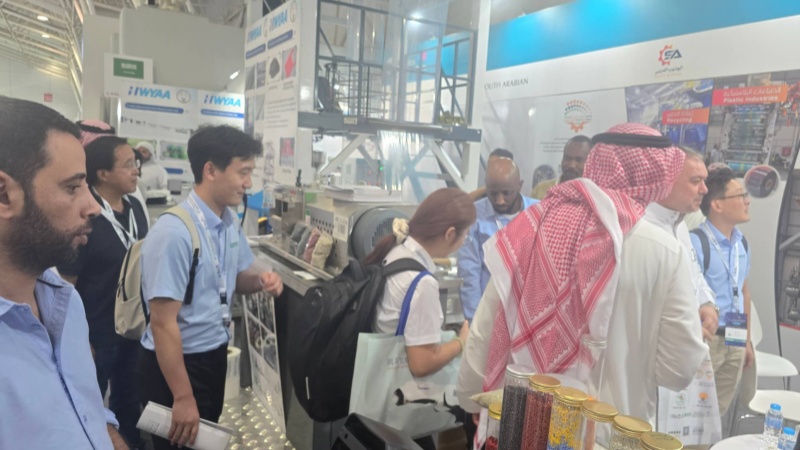 Компания HWYAA MACHINERY принимает участие в выставке Saudi Plastics & Petrochem 2025, чтобы представить новую линию по производству лент для капельного орошения