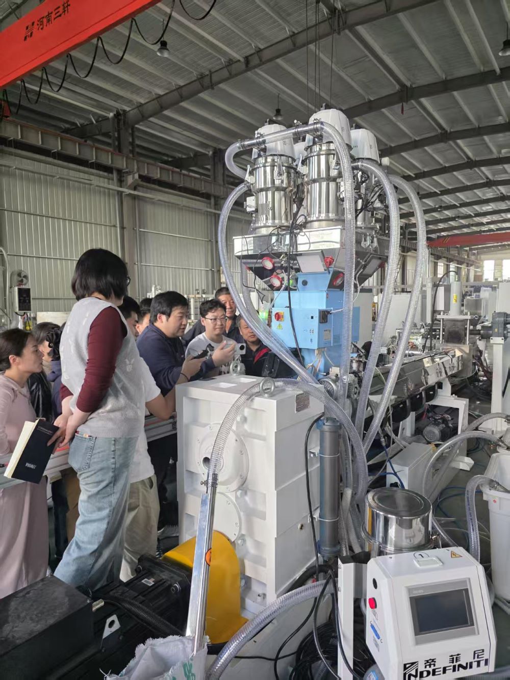 خبراء MORETFO يقدمون التدريب، مما يعزز شراكتنا الاستراتيجية